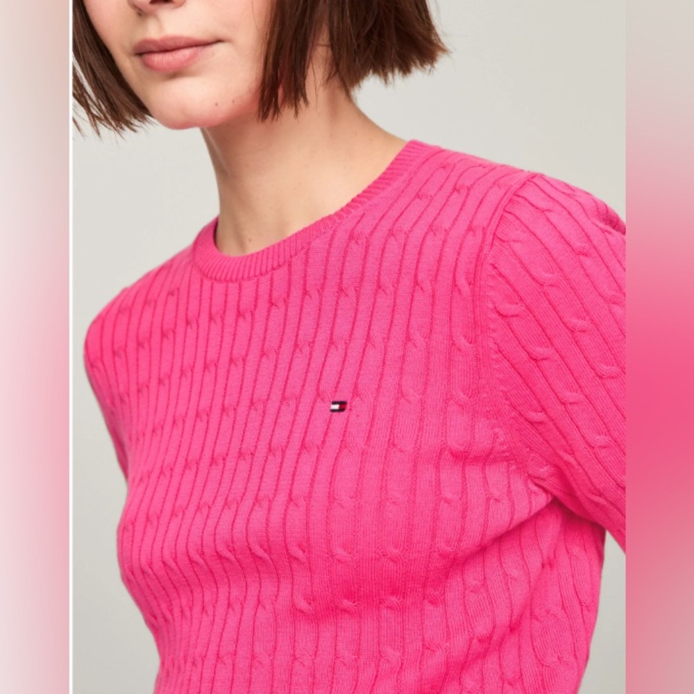 TOMMY HILFIGER🩷
SHORT-SLEEVE CABLE KNIT SWEATER